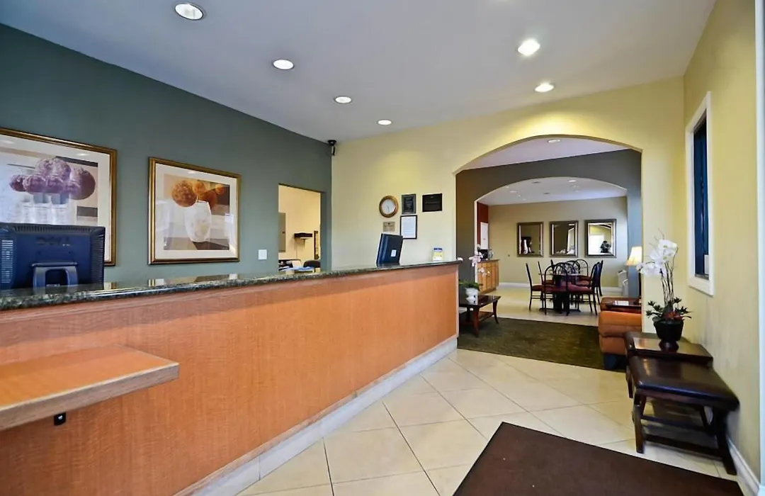 Pleasant Inn-1
