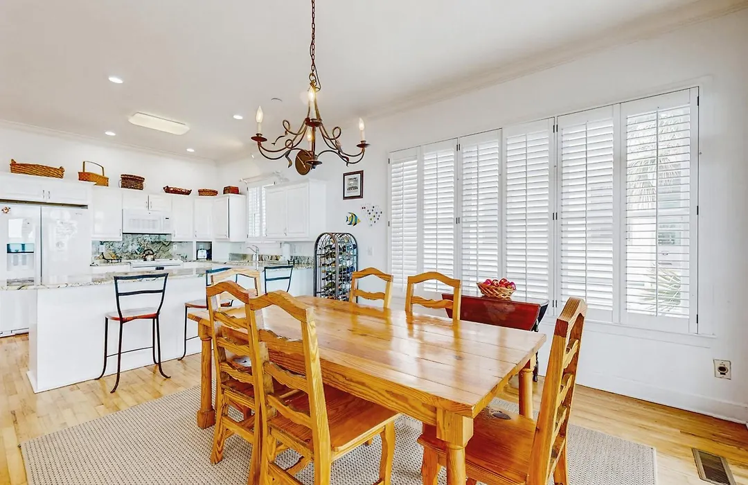 Ocean Boulevard 802-1