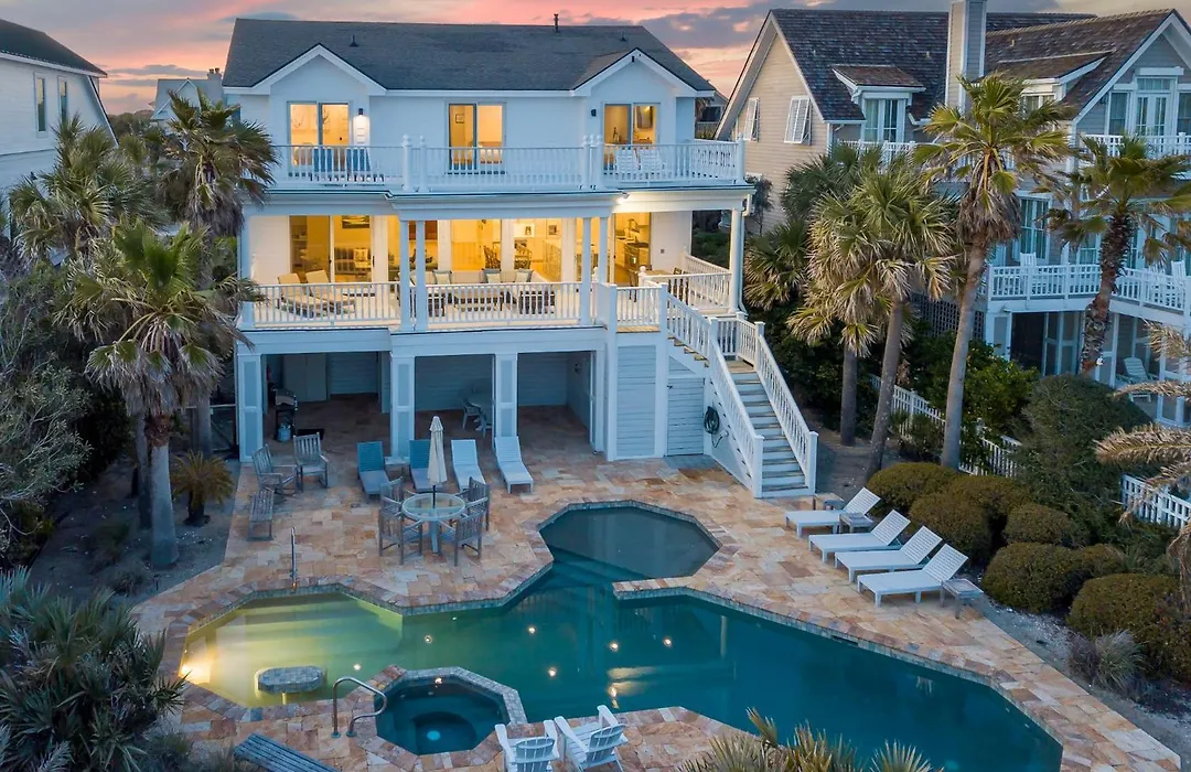 Coastal Sunrise Ocean Front On Ocean Blvd. Private Pool/Hot Tub, Stunning Ocean Views!-1
