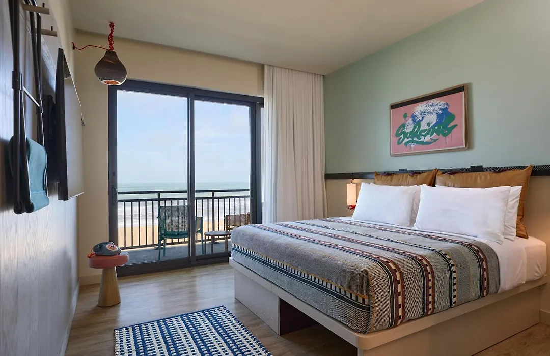 Moxy Virginia Beach Oceanfront-1