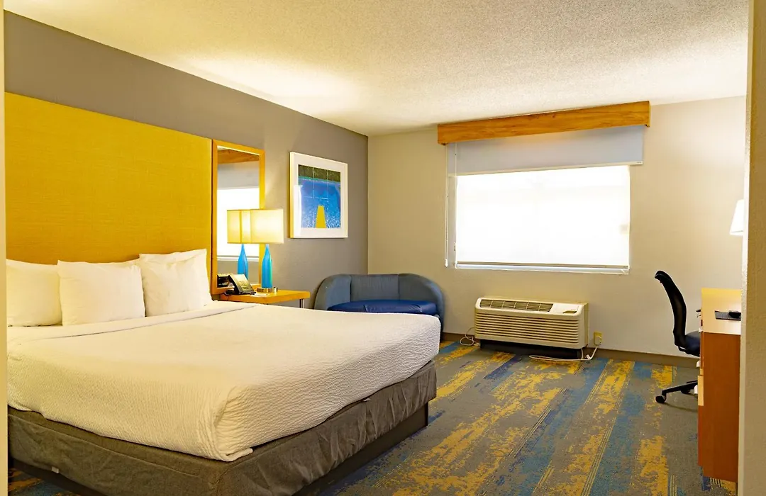 La Quinta By Wyndham Sarasota Downtown-1
