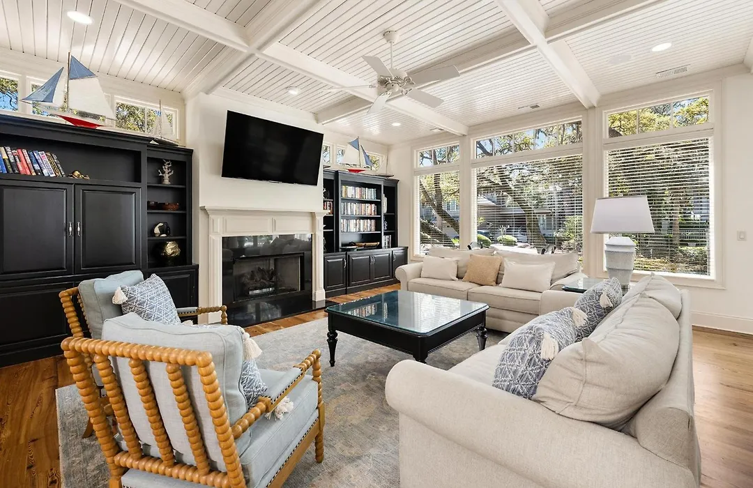 30 Ruddy Turnstone | Ruddy Retreat-1