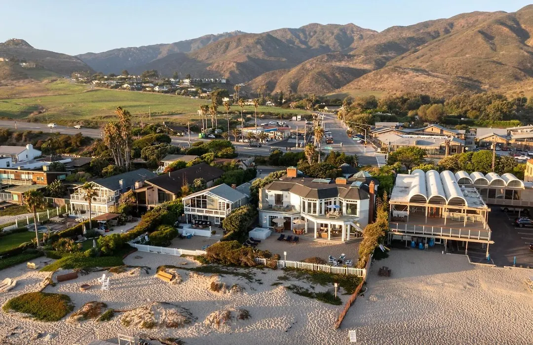 Malibu Dunes By Fieldtrip Expansive Hamptons-Style Estate W Private Beach Backyard-1
