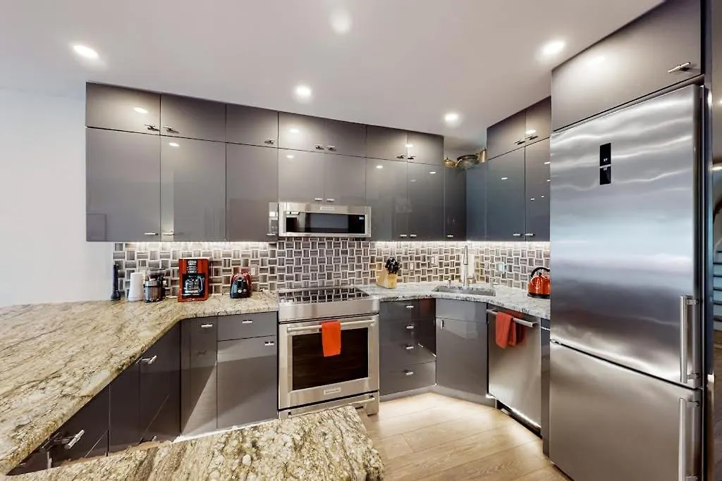 Mariners Court - 4 Laurel St Unit 219-1