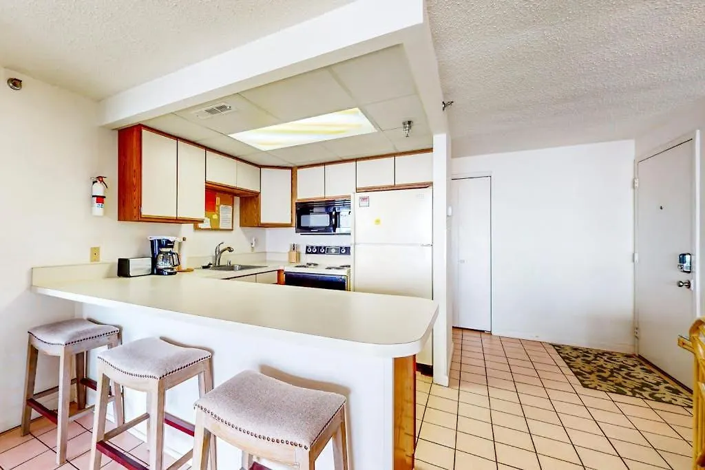Sandy Square 305-1