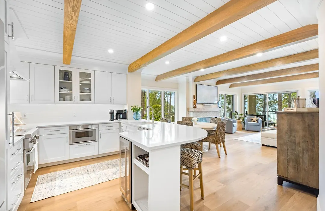 1832 Beachside Tennis Villas: Sea Pines-1