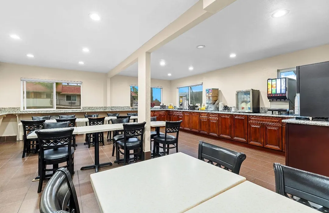 Super 8 By Wyndham San Diego Hotel Circle-1