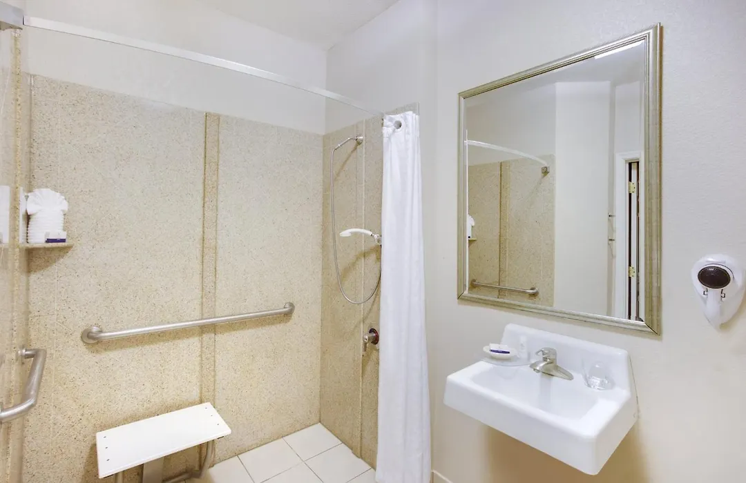 Candlewood Suites Virginia Beach Town Center By Ihg-1