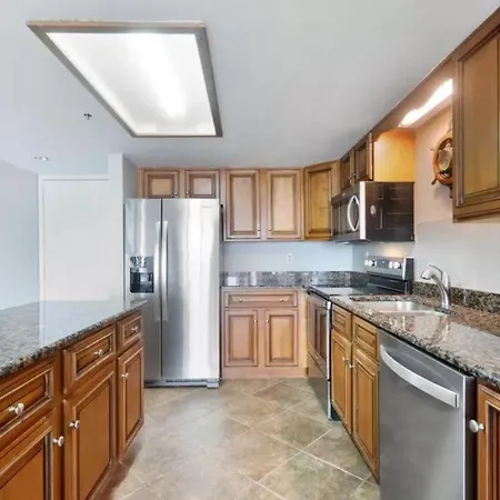 Back Bay Condo 1106-2