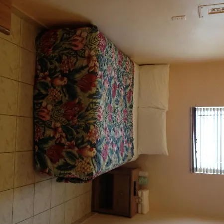 Collins Avenue Hostel-3