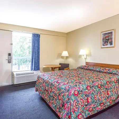 Travelodge By Wyndham Virginia Beach Bay Beach-3