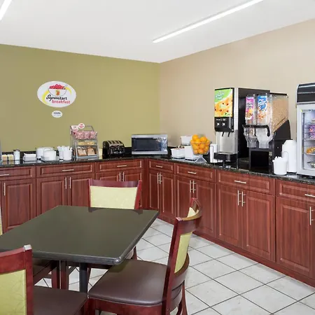 Super 8 By Wyndham Sarasota Near Siesta Key-3