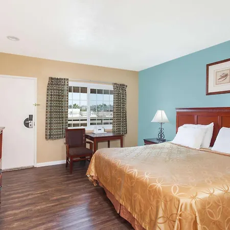 Travelodge By Wyndham San Diego Seaworld-3