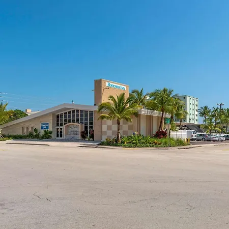 Downtown Hollywood Gardens Inn & Suites-2