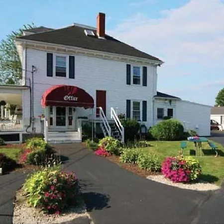Carriage House Motel Cottages & Suites-2