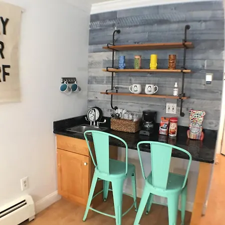 Jonathan'S Ocean Front Studio Suites Hampton Beach!-3