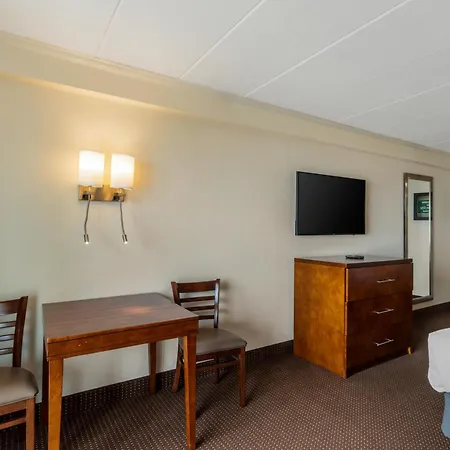 Quality Inn Ocean City Beachfront-3