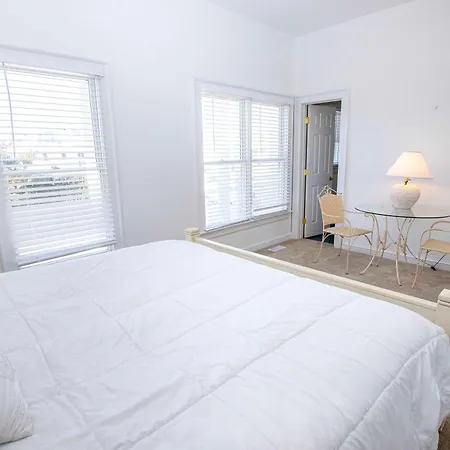 Oceanfront, Private Pool, Close To Beach Access, Ocean Views, Pool Table, Wl925, Iselin-2