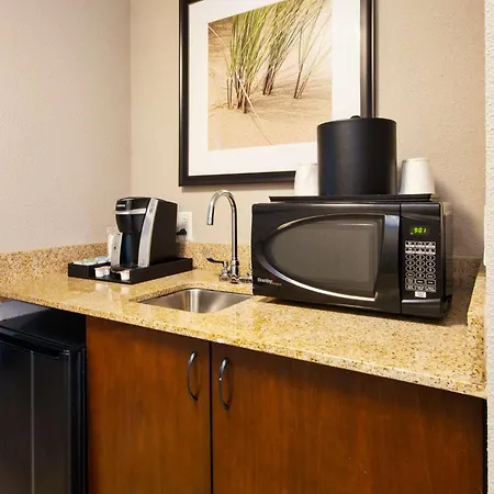Hilton Garden Inn Virginia Beach Oceanfront-3