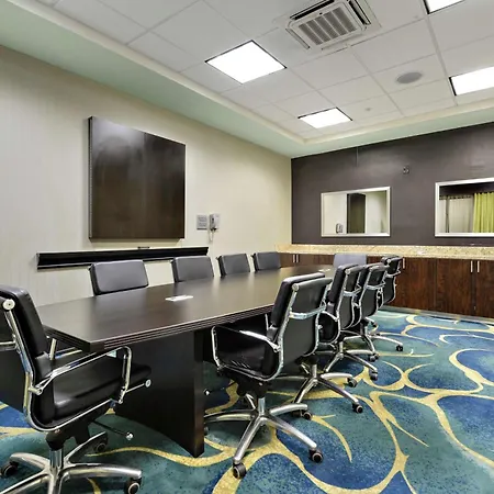 Hampton Inn & Suites Gulfport-3