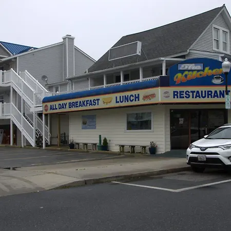 Atlantic Breeze Motel & Apartments-2