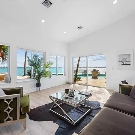 Villa Hashmi Luxury 5Bd & 5Ba Retreat On North Bay Island-3