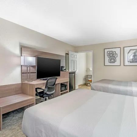 Quality Inn Daytona Speedway - I-95-2