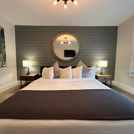 Entire Modern 7 Unit 7 Bath Boutique Inn-3
