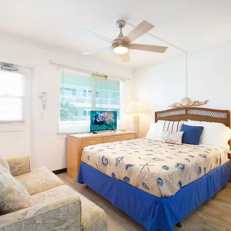 Tropic Terrace Suite #50 - Beachfront Resort-3