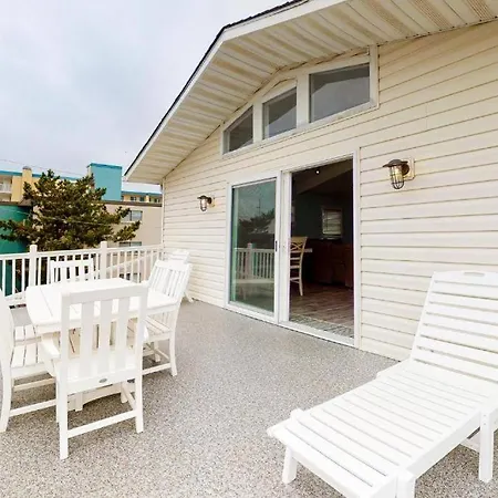 The Orange Crush - 5Br Beachfront Family Retreat-2