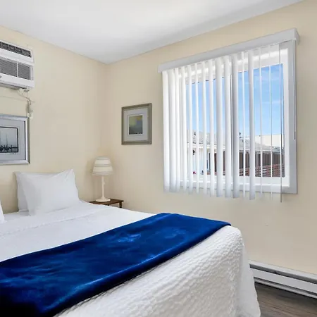 Montauk Oceanside Suites-3