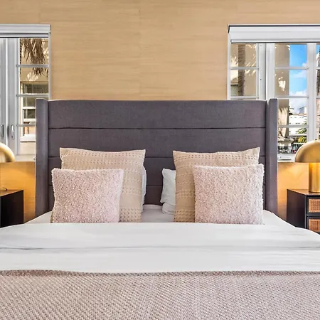 Luxuri Suites-2