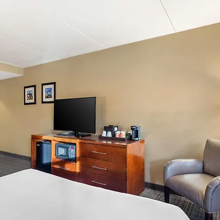 Comfort Inn & Suites Logan International Airport-2