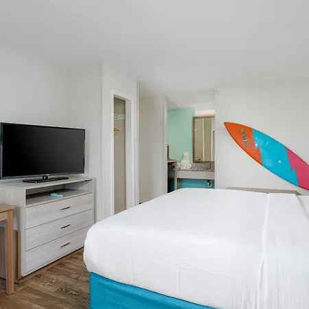 Surf & Sand Hotel - Free Hot Breakfast & Rentals-2