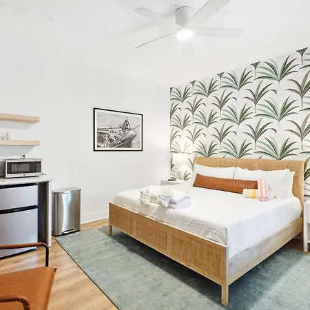Folliday Inn - The Ariston - Room 34-2