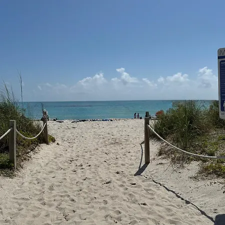 Castle Beach Studio,Tennis Court And Swimming Pool With Beach Access-2