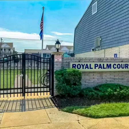 Royal Palm Court B5-2