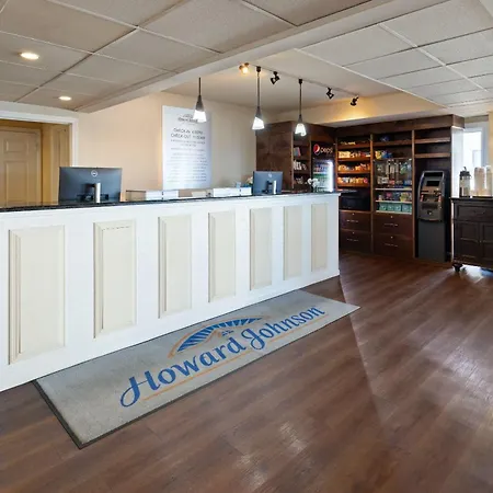 Howard Johnson Plaza By Wyndham Ocean City Oceanfront-3
