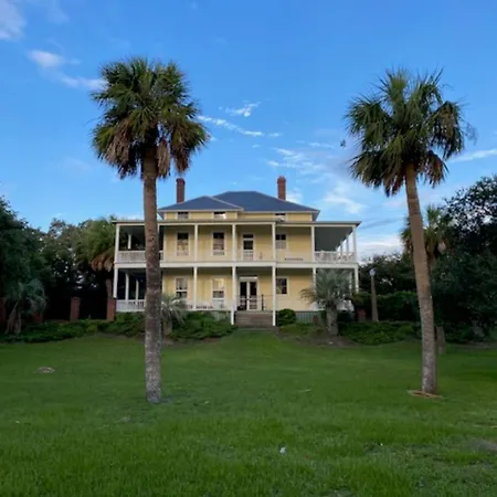 Officers Row - Elegant Home With Private Pool Steps From Beach-3