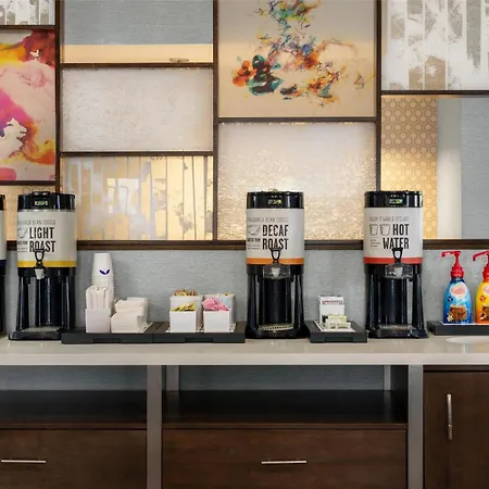 Hampton Inn & Suites Fort Lauderdale Airport-3