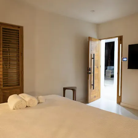Rooftop Couples Suites At Ocean Park Beach Club-2