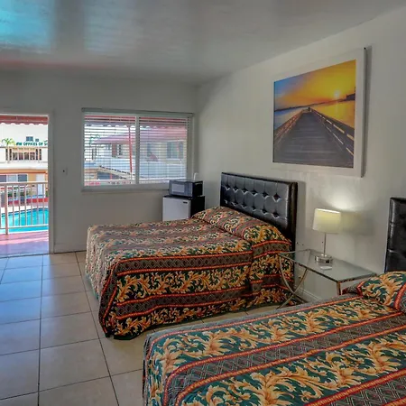 Beach And Town Motel-3