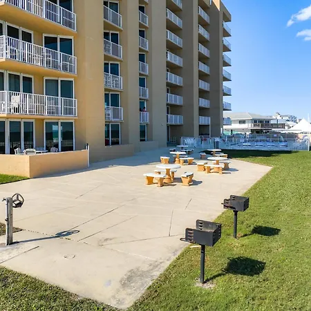 Oceanfront Condo - Beach, Pool & Bbq, Steps From Flagler Ave-2
