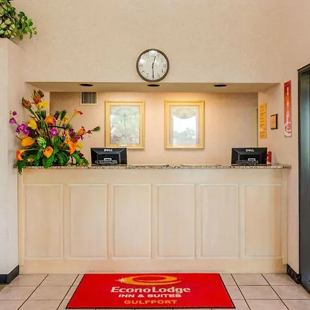 Econo Lodge Inn & Suites Gulfport Airport-3