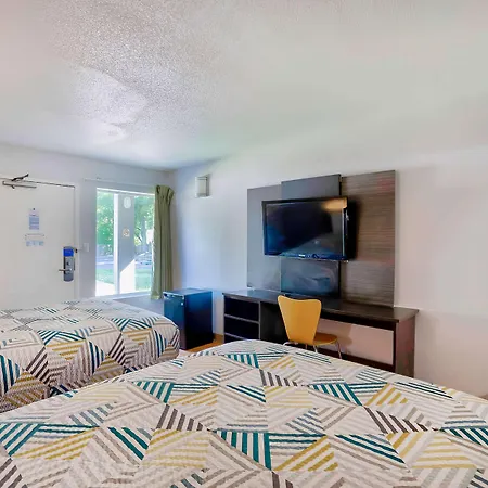 Motel 6 Virginia Beach-2