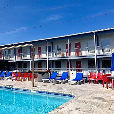 Sea And Breeze Hotel And Condo-3