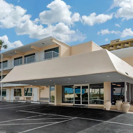 Quality Inn Daytona Beach Oceanfront-3