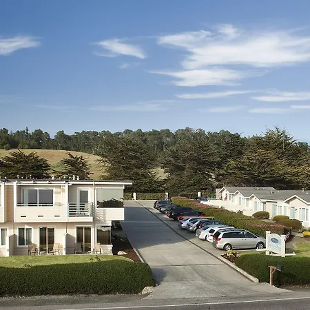 Cambria Landing Inn And Suites-2