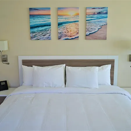 Diane Oceanfront Suites-3