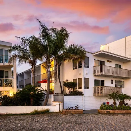 Beach Front Bungalow At Pacific Beach-2